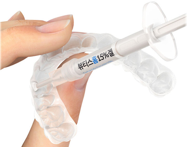 [서울=뉴시스] 오스템임플란트는 집에서 관리할 수 있는 셀프 치아미백 제품인 ‘뷰티스 홈’ 라인의 올 3분기 누적 판매량이 전년 동기 대비 80% 증가했다고 14일 밝혔다. (사진=오스템임플란트 제공) 2025.10.14. photo@newsis.com *재판매 및 DB 금지