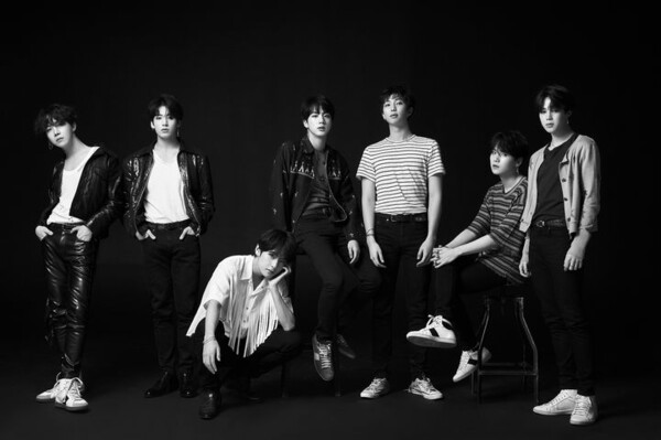 [서울=뉴시스] 방탄소년단 '러브 유어셀프 전 '티어'(LOVE YOURSELF 轉 'Tear')' 콘셉트 포토. (사진 = 빅히트 뮤직 제공) 2025.08.26. photo@newsis.com *재판매 및 DB 금지