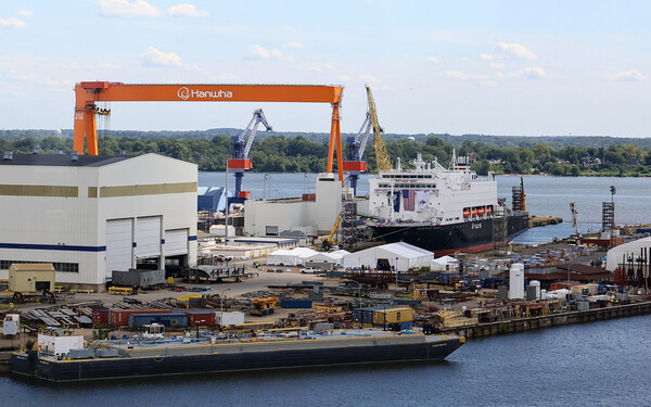 [필라델피아=뉴시스] 고범준 기자 = 지난 8월26일(현지 시간) 미국 펜실베이니아주 필라델피아의 한화 필리조선소에 미국 해양청 발주 국가안보 다목적선 '스테이트 오브 메인'호가 정박해 있다. 2025.08.27. bjko@newsis.co